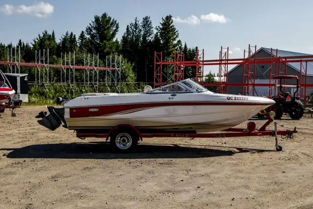2006 Chaparral 18 SSI in Powerboats & Motorboats in Rimouski / Bas-St-Laurent - Image 6