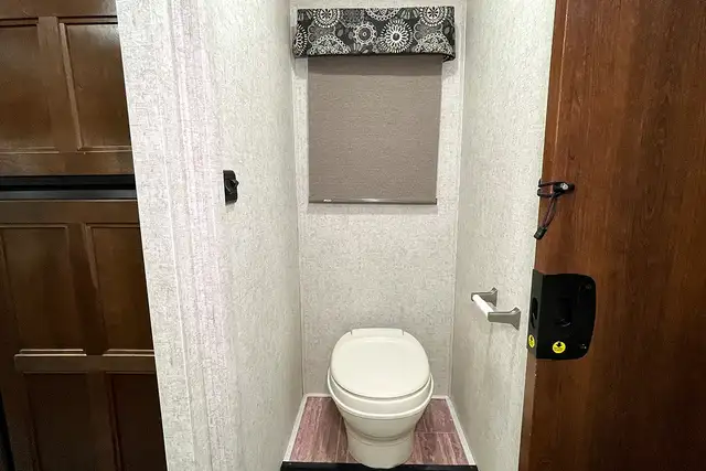 2019 Forest River Sunseeker 2420MS – Pre-Owned Class C Motorhome in RVs & Motorhomes in Red Deer - Image 36