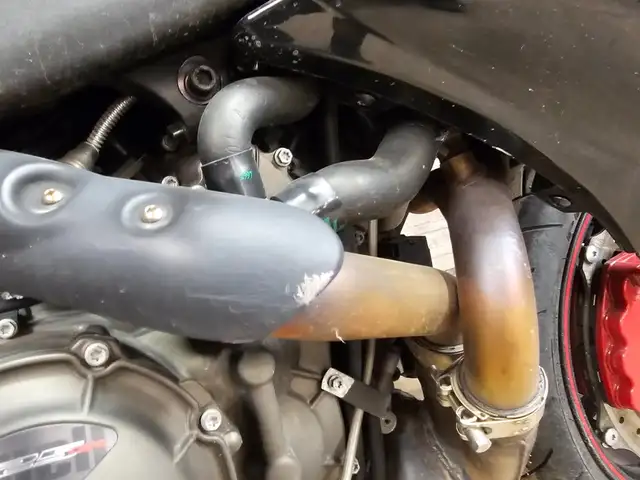 2009 Buell 1125cr sport bike motorcycle Fix and Save Parts Bike? in Motorcycle Parts & Accessories in Winnipeg - Image 4