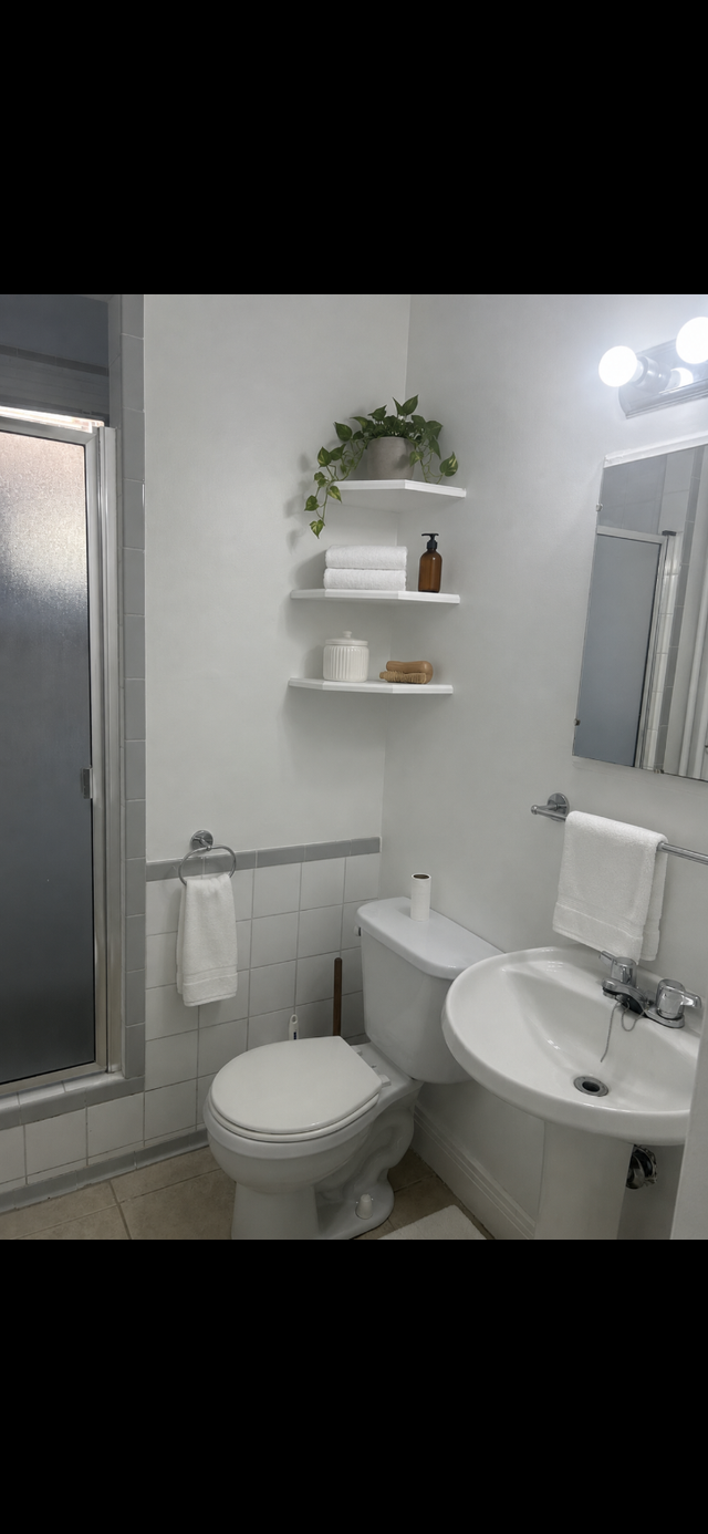 U d M,  HEC Chambre in Room Rentals & Roommates in City of Montréal - Image 4
