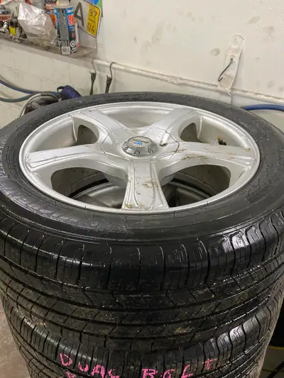 All season Michelin tires rims are universal 5by100 and 5by114.3 from Volkswagen ___________________...