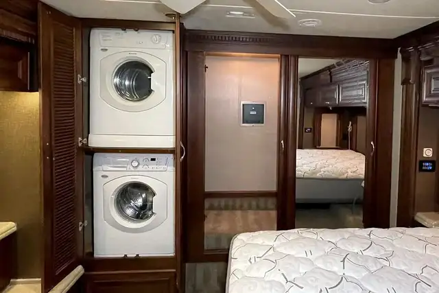 2014 MONACO DYNASTY 44PDQ in RVs & Motorhomes in Red Deer - Image 39
