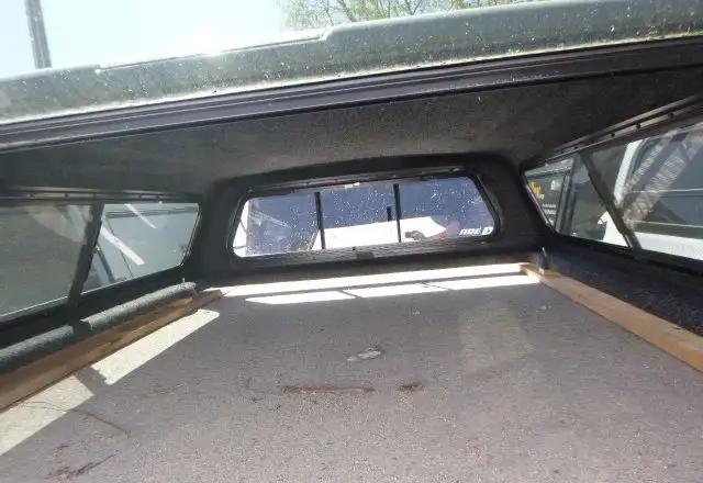 2015 - 2022 Chevrolet Colorado or GMC Canyon 6'2 Truck Cap in Other Parts & Accessories in Kitchener / Waterloo - Image 4