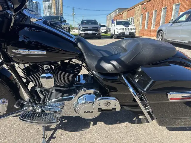 2011 Harley-Davidson Street Glide ~ ELECTRA GLIDE LTD ~ 103CI ~  in Sport Touring in City of Toronto - Image 18