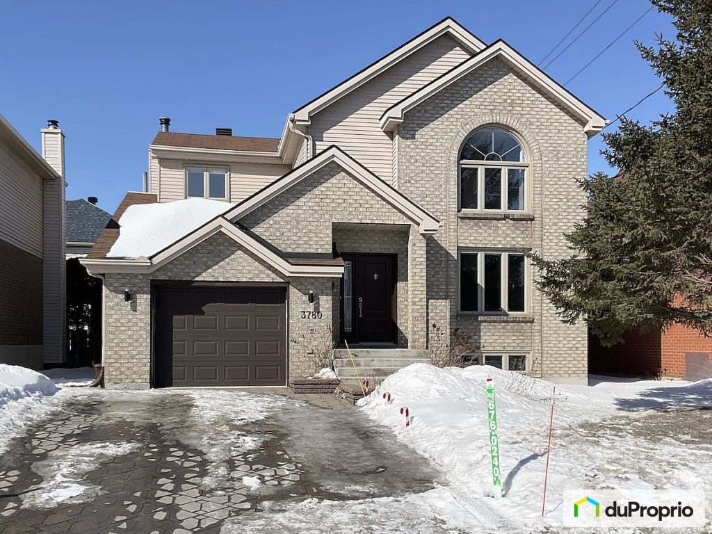 $889,000 - 2 Storey for sale in Longueuil (St-Hubert) — photo 1