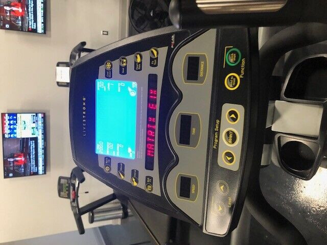 Elleptical Trainer (Matrix E1) in Exercise Equipment in Markham / York Region - Image 4