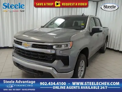 Built to handle hard work and daily driving with ease, this used 2025 Chevrolet Silverado 1500 LT de...