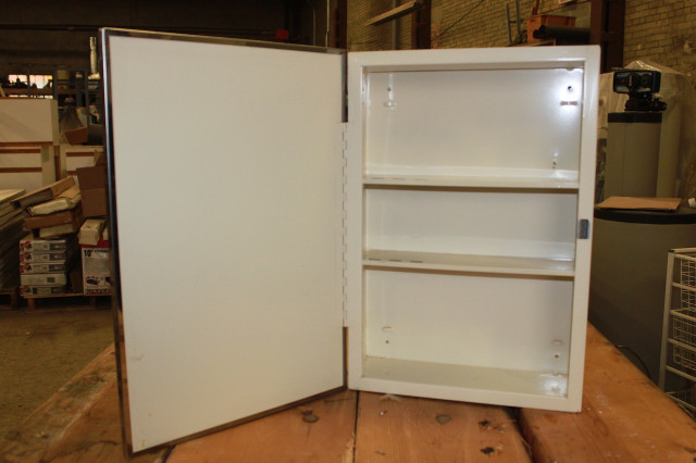 Medicine cabinets in Cabinets & Countertops in Kitchener / Waterloo - Image 2