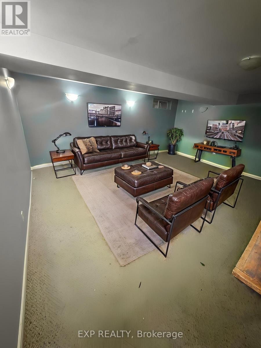 717 ACTIVA AVENUE Kitchener, Ontario 5