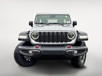 This Jeep Wrangler has a dependable ERC 3.6L Pentastar(TM) VVT V6 engine w/ESS engine powering this... (image 8)