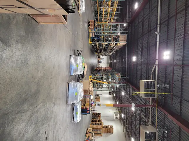 WAREHOUSE SPACE WITH OVERNIGHT PARKING in Commercial & Office Space for Rent in Mississauga / Peel Region - Image 12