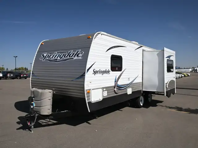 2013 Springdale 241 in Travel Trailers & Campers in St. Albert - Image 4