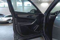 Jaguar F-PACE P250 R-DYNAMIC S 2024: - Extérieur métallisé gris EIGER avec intérieur en cuir noir EB... (image 8)