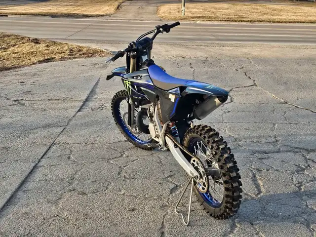  2022 YAMAHA YZ250-BLUE! in Dirt Bikes & Motocross in Edmonton - Image 8