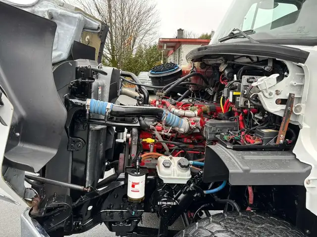 2016 Freightliner 114SD in Heavy Equipment in St-Georges-de-Beauce - Image 13