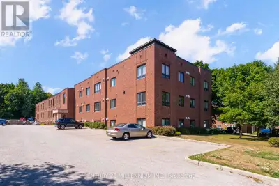 Welcome to 70 First St, Orangeville! This charming 1 bedroom, 1 bathroom condo is truly cute as a bu...