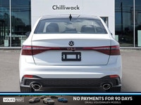 This Volkswagen Jetta GLI boasts a Intercooled Turbo Premium Unleaded I-4 2.0 L/121 engine powering... (image 7)