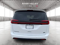 HEATED FRONT SEATS, ADAPTIVE CRUISE CONTROL, REMOTE ENGINE START, POWER LIFTGATE, HEATED STEERING WH... (image 3)