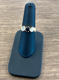 Beautiful 18K Gold Diamond & Sapphire Ring