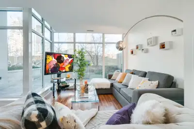 Luxury Townhouse - Furnished - Entertainment District