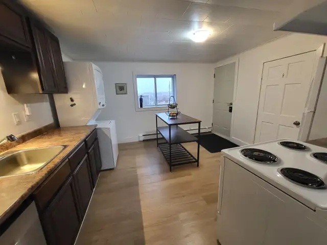 154 Beacon St - 3BR East, Split-Level, Heated, Parking in Long Term Rentals in Saint John - Image 16