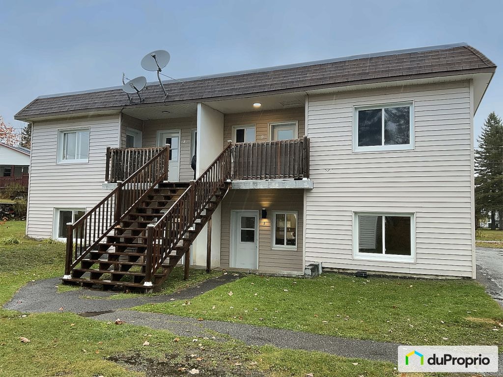 $729,000 - Quadruplex for sale in Ste-Catherine-de-la-JC — photo 1