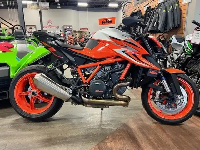 2023 KTM 1290 Super Duke R Evo in Sport Bikes in Oakville / Halton Region - Image 2