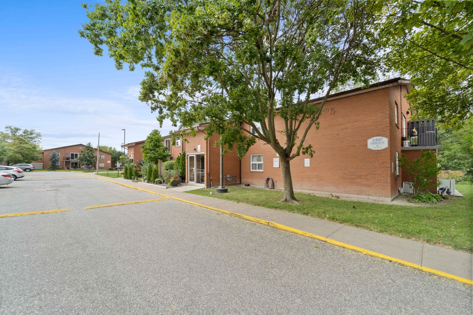 Empress Court Apartments - 1 Bedroom, 1 Bath Apartment for Rent 5