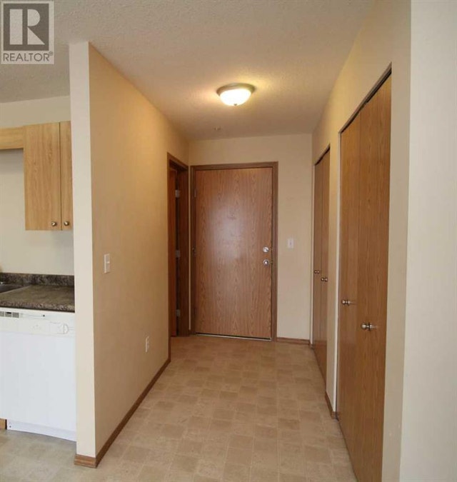 200, 12015 Royal Oaks Drive Grande Prairie, Alberta Condos for Sale