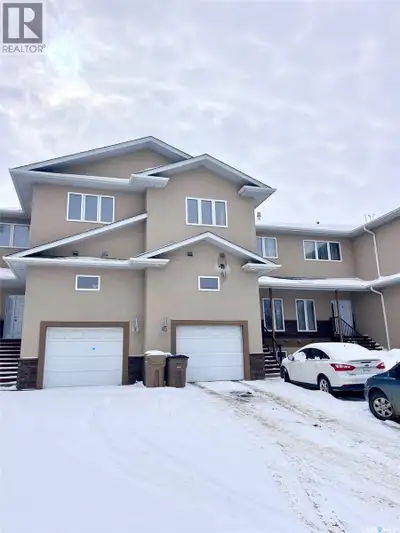 Welcome to gorgeous #2 Rideau Ridge where you will be greeted by 2600 square feet of absolute beauty...