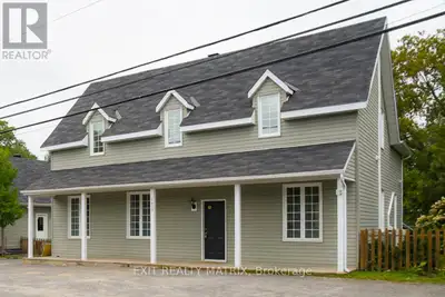 UNIT 2 - 1429 MEADOW DRIVE Ottawa, Ontario