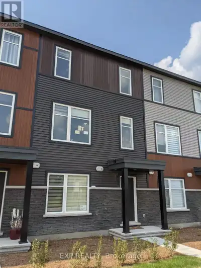 DOUBLE GARAGE TOWNHOME IN KANATA LAKES!!! Only a few years old, this modern and spacious 3-storey mi...