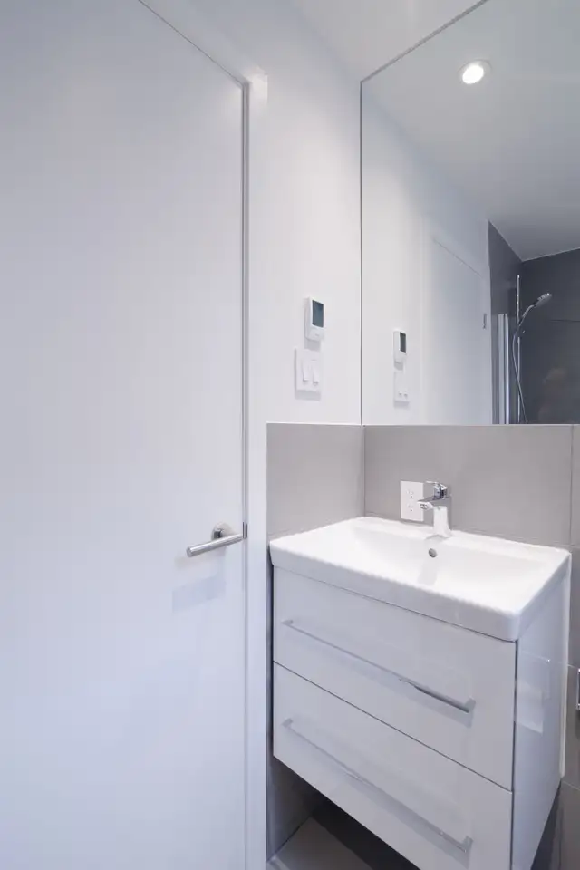 fully refurbished 2-bedroom at 5552 Snowdon, Feb 1st - ID 167 in Long Term Rentals in City of Montréal - Image 7