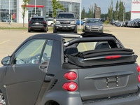 HEATED FRONT SEATS, LEATHER STEERING WHEEL, TRACTION CONTROL, STABILITY CONTROL, CLIMATE CONTROL Cru... (image 9)