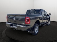 This Ram 3500 delivers a ETM 6.7L Cummins(R) I-6 HO turbo diesel engine powering this Automatic tran... (image 5)