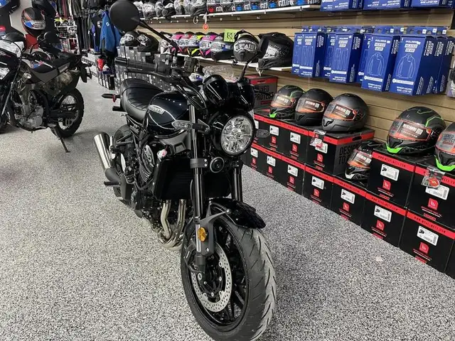 2026 Kawasaki Z900RS in Sport Bikes in Ottawa - Image 3