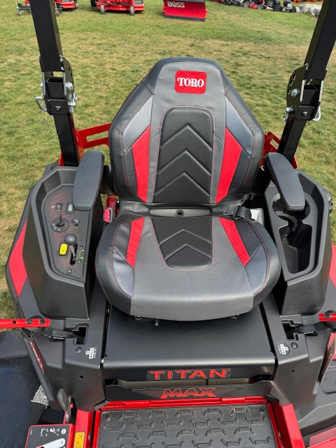 Toro 60" TITAN® MAX (76606) Zero Turn Mower in Lawnmowers & Leaf Blowers in Belleville - Image 4