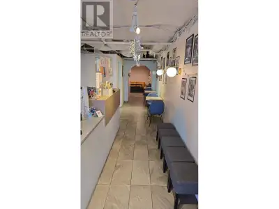An incredible business asset sale opportunity in the heart of Granville! A popular & beautifully des...
