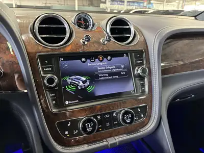 2019 Bentley Bentayga V8 AWD | NO LUX TAX | NIGHT VISION | HEADS, View more