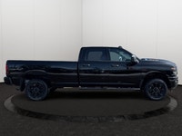 This 2026 RAM 2500 TRADESMAN CREW CAB 4X4 has the following options Cloth 40/20/40 Bench Seat, 8.4 T... (image 5)