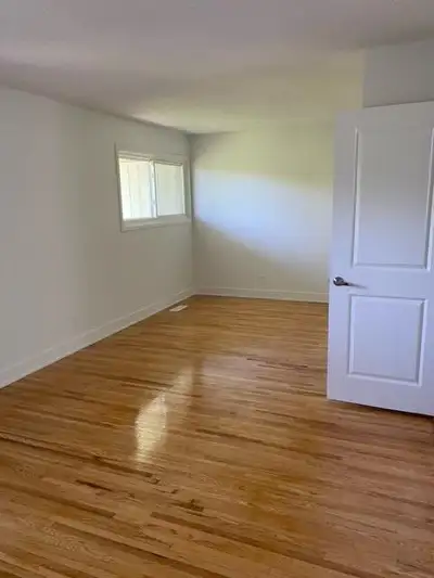 3 Bedrooms House for Rent - 120 Beaverbrook Lane, View more