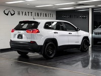 *Efficient 2.4L Tigershark Engine. Modern Uconnect Tech. Ideal Daily Commuter SUV.* Experience legen... (image 3)