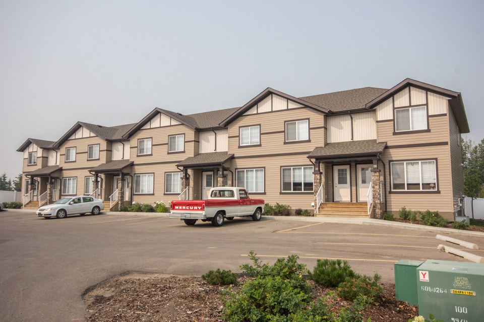 3 Bedroom Townhouse in Penhold 2