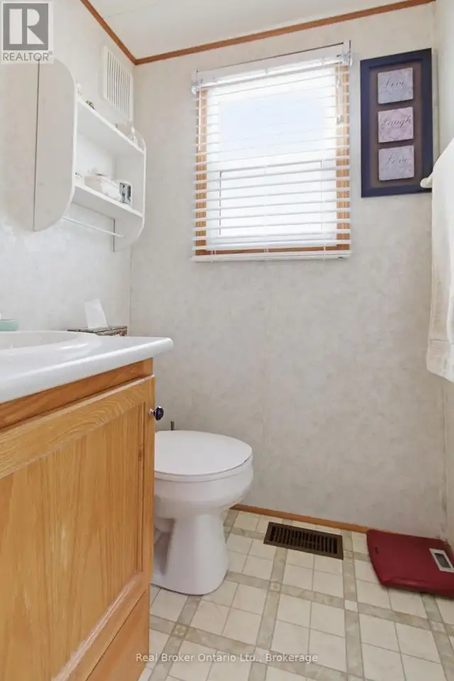 428 PINE PASS Centre Wellington, Ontario in Houses for Sale in Oakville / Halton Region - Image 33