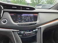 Cadillac * XT5 * Sièges en cuir * Véhicule Certifié Cadillac * Toit ouvrant * Caméra recul * Apple C... (image 6)