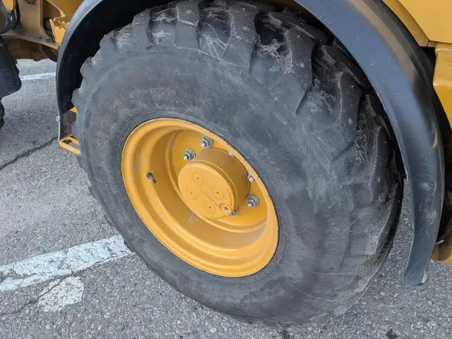 2020 CATERPILLAR 908M in Heavy Equipment in Edmonton - Image 21