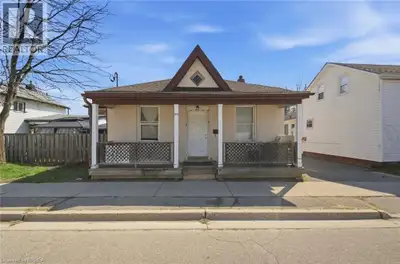 Centrally located in Brantford’s downtown core, this front-to-back duplex offers an excellent invest...