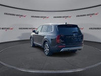 This Kia Telluride has a strong Gas V-6 3.8 L engine powering this Automatic transmission. Sunroof,... (image 5)