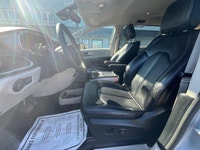 Price includes $1,000 finance credit. Price does not include fees or taxes. The 2023 Chrysler Pacifi... (image 7)