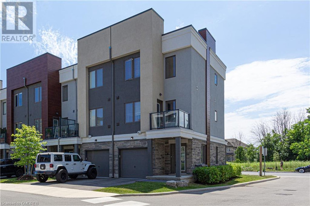 115 SHOREVIEW Place Unit# TH11 Stoney Creek, Ontario in Houses for Sale in Hamilton